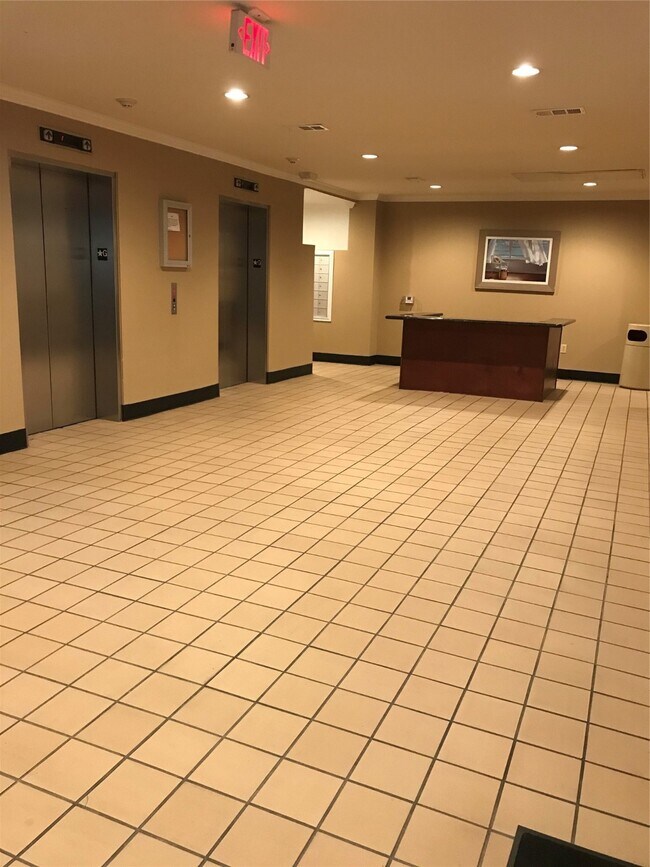 Building Photo - 7575 Kirby Dr