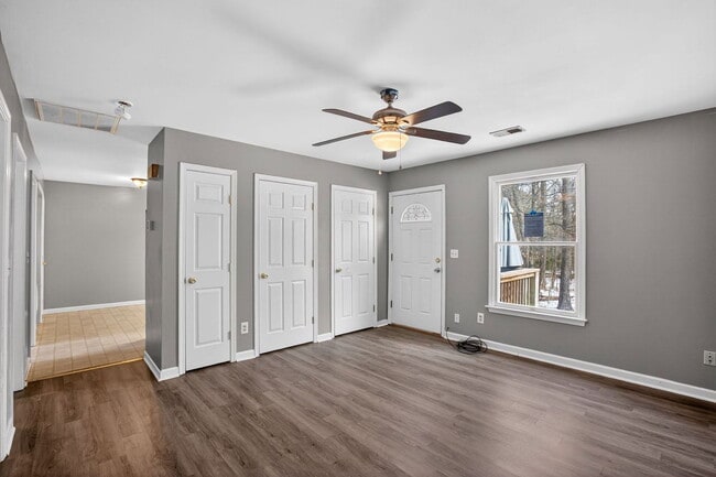 Building Photo - 40077 Big Chestnut Rd