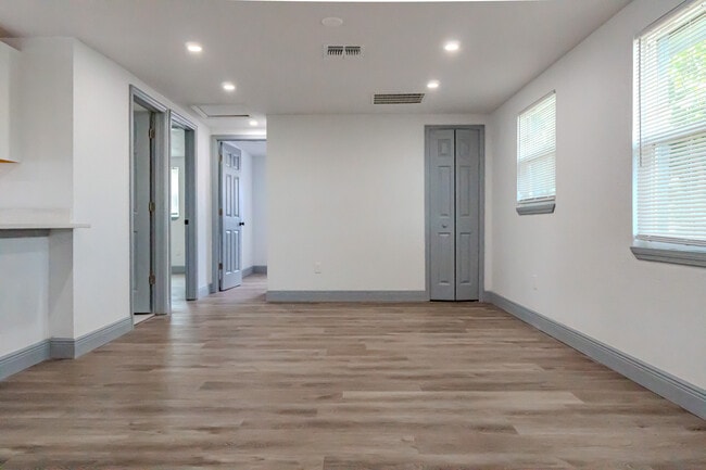 Building Photo - 217 Betty Ave