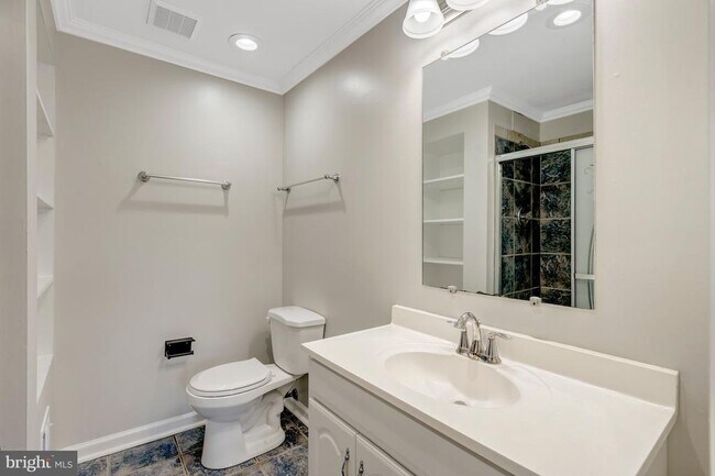 Building Photo - 7065 Leewood Forest Dr