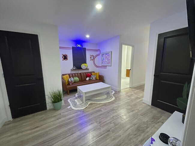 Building Photo - 1726 Vesey Ave