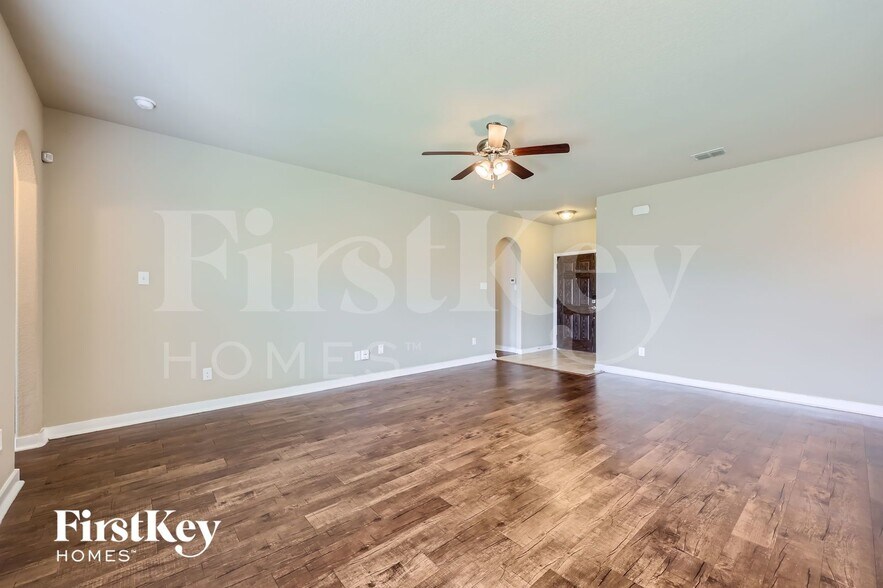 Building Photo - 3613 Cayman Dr