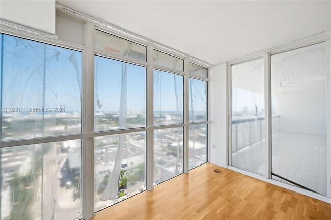 Building Photo - 1900 Sunset Harbour Dr