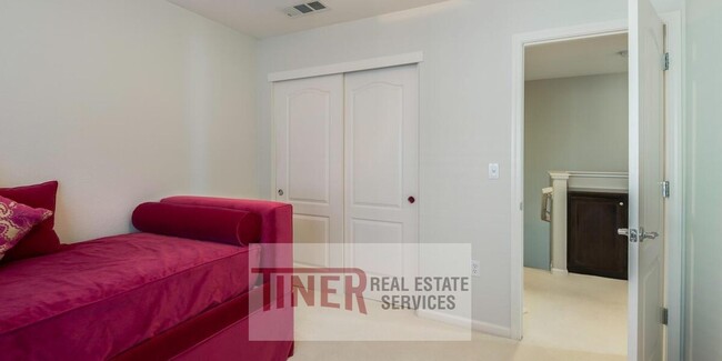 Building Photo - 404 Rivage Cir