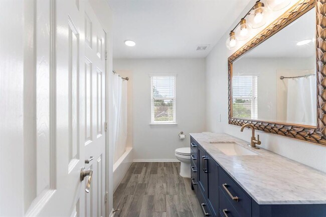 Building Photo - 2 Granite Path Pl