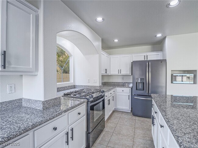 Building Photo - 10898 Carberry Hill St