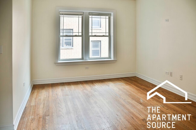 Building Photo - 3810 N Sheffield Ave