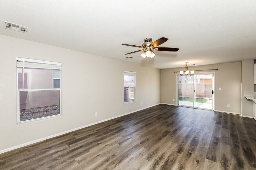 Building Photo - 6236 Desert Lavender Ave