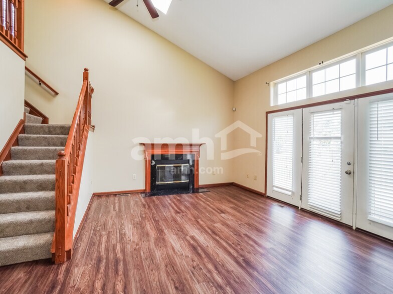 Building Photo - 3719 Kellen Dr