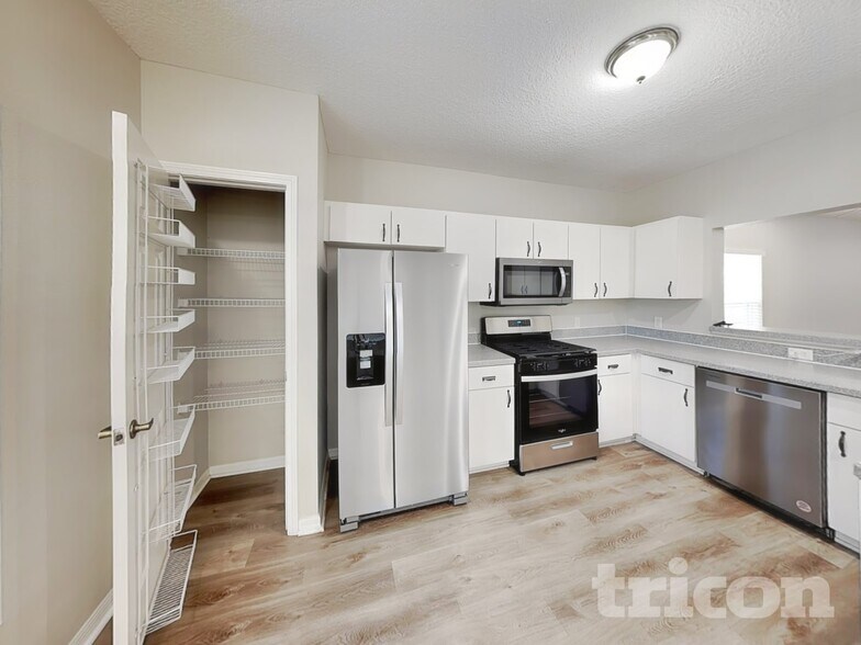 Building Photo - 3919 Day Bridge Pl