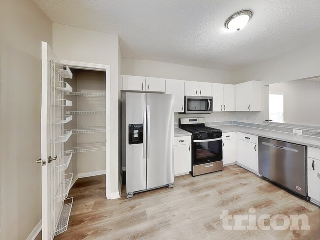 Building Photo - 3919 Day Bridge Pl