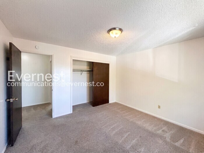 Building Photo - 1075 Magnolia St