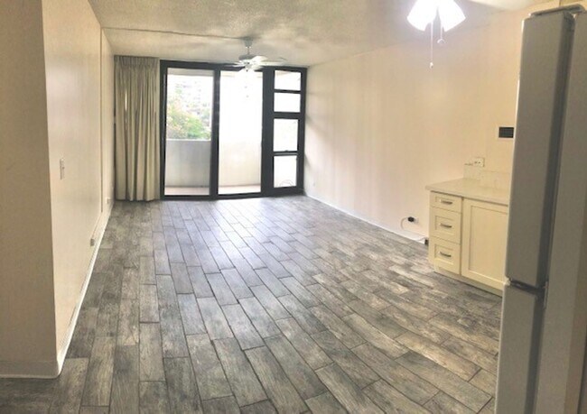 Building Photo - Discover Your Ideal Home in the Heart of T...