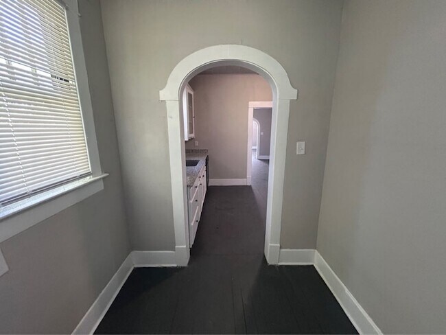 Building Photo - 1925 11th St