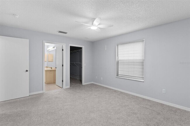 Building Photo - 807 Ramos Dr