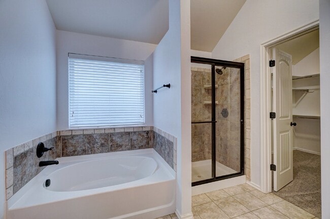 Building Photo - 3900 Sierra Vista Way