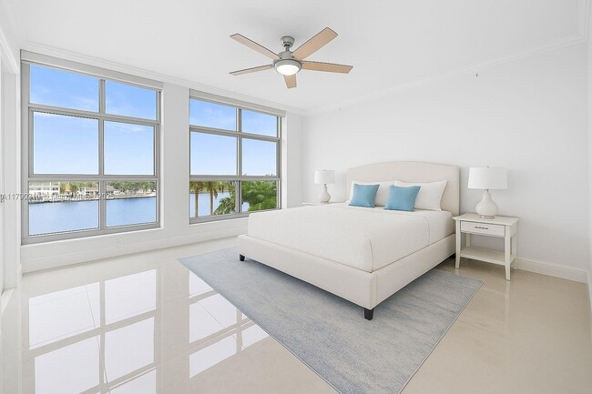 Building Photo - 5055 Collins Ave