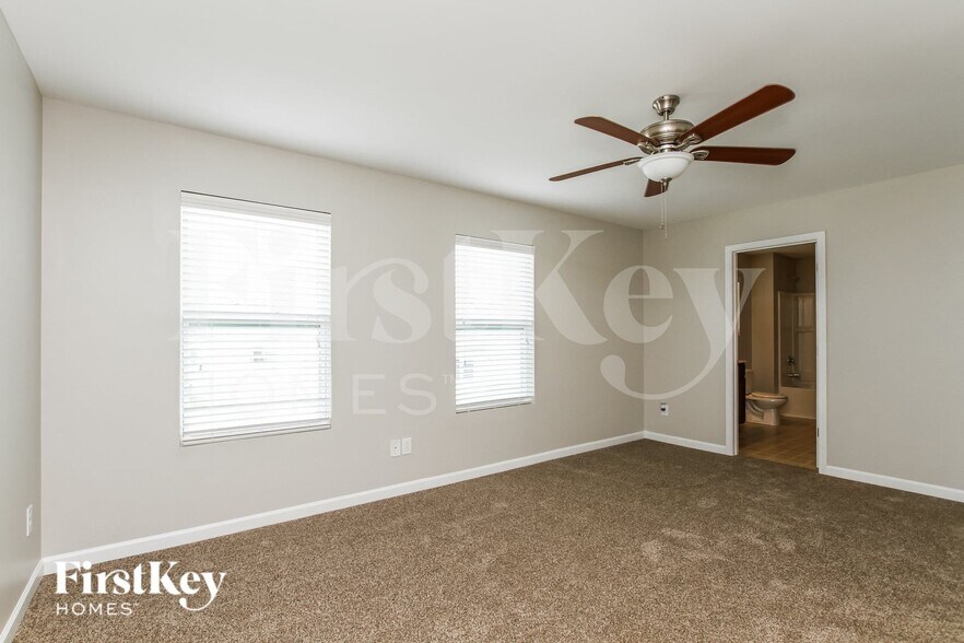 Building Photo - 504 Landis Oak Way