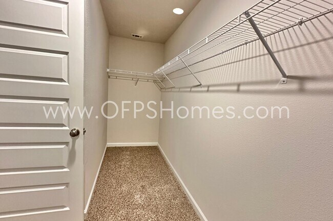 Building Photo - 2640 Saltgrass Wy