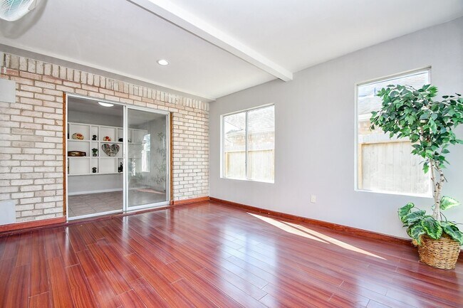 Building Photo - 11414 Chariot Dr