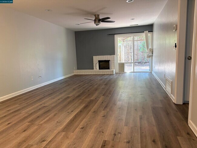 Building Photo - 757 Valley Green Dr