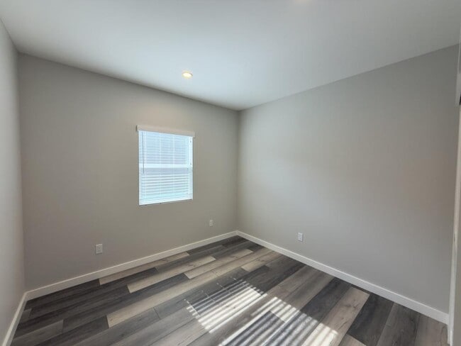 Building Photo - 4965 Imperial Ave