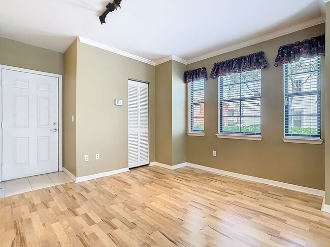 Building Photo - 2 Bedroom 2 Bathroom Townhome is Siena at ...