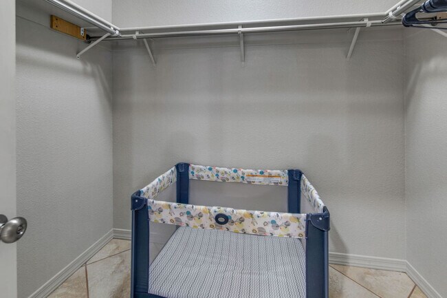 Building Photo - 1800 Burgundy Dr