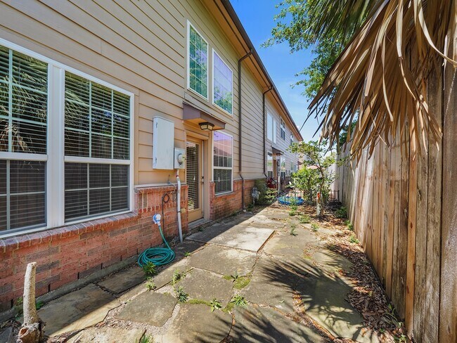 Building Photo - 1235 Glenwood Canyon Ln