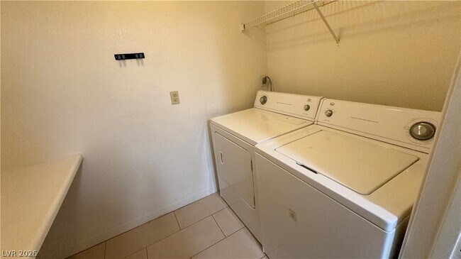 Building Photo - 2200 S Fort Apache Rd