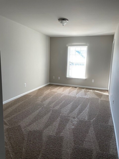 Building Photo - 8459 Towne Center Cir