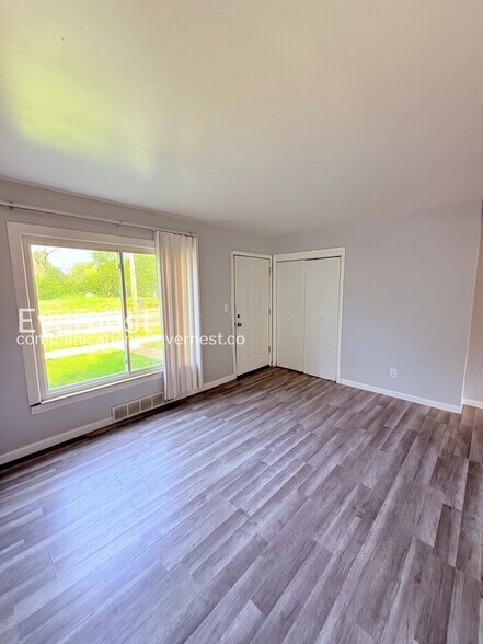 Building Photo - 15378 Meyers Rd