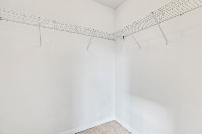 Building Photo - Newer 4 bed, 3.5 bath Townhome In Lynnwood $3295/mo.