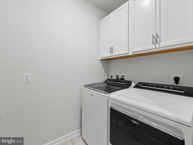 Building Photo - 6248 Zinnia Ln