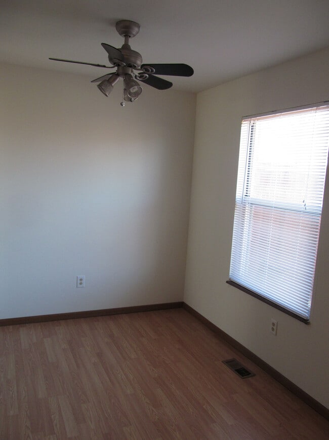 Building Photo - 1489 Dartmouth Dr