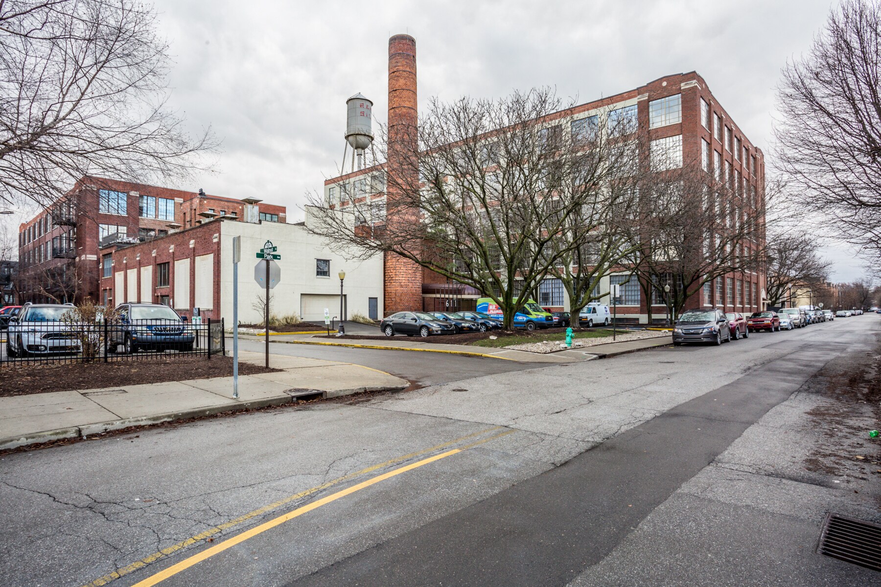 Building Photo - 611 N Park Ave