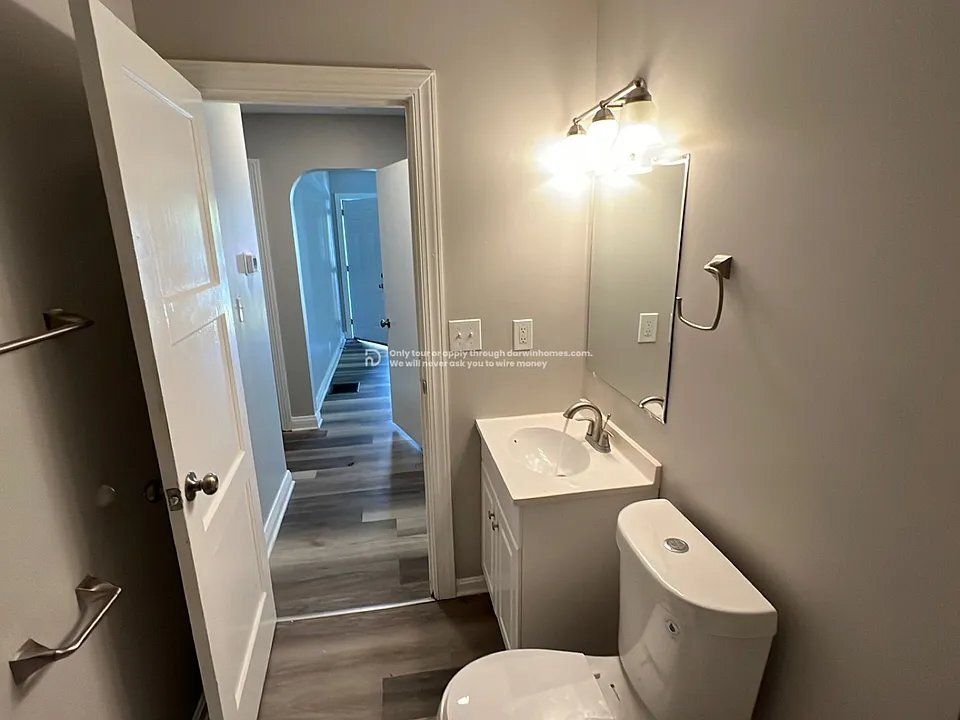 Building Photo - 3906 Jewell Ave