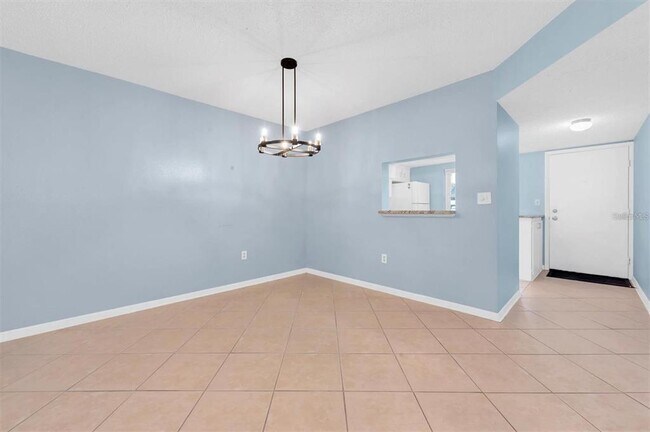 Building Photo - 845 Maple Ct