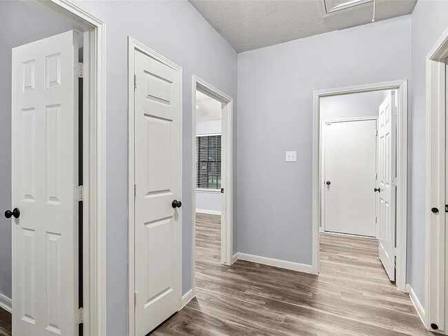Building Photo - 16535 Cypress Bridge Dr