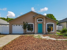 Building Photo - 1115 Naples Dr