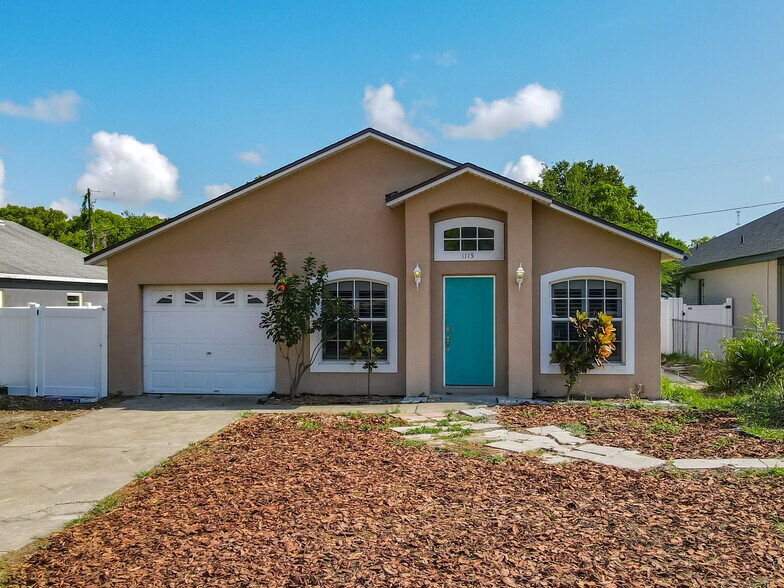 Primary Photo - 1115 Naples Dr