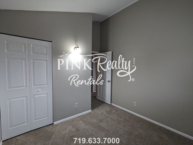 Building Photo - 3418 Foxridge Dr