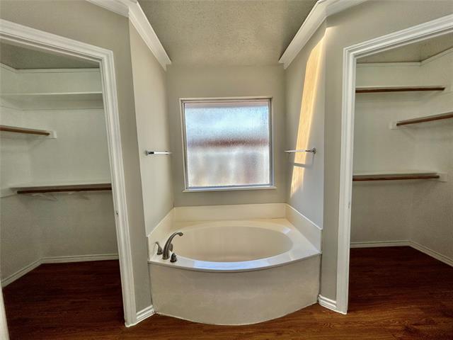 Building Photo - 7724 Sagebrush Ct N