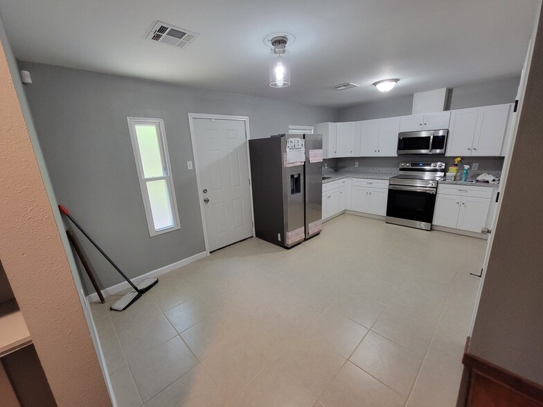 Building Photo - 5510 Groveton St