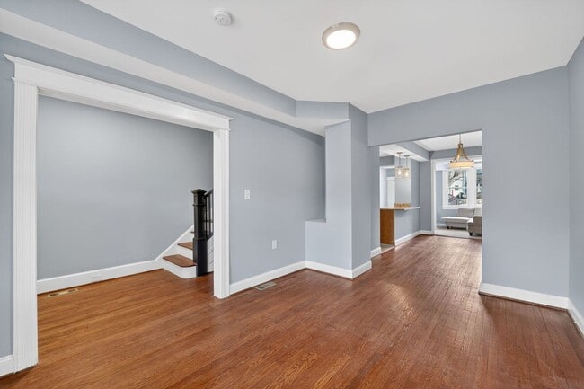 Building Photo - Gorgeous 4br/2ba in Brookland!