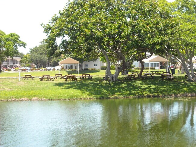 Building Photo - 358 Chatham R