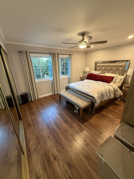 Building Photo - 1117 Cll Malaga