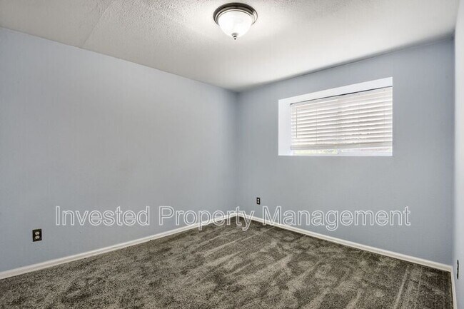 Building Photo - 4849 N Foxtail Dr