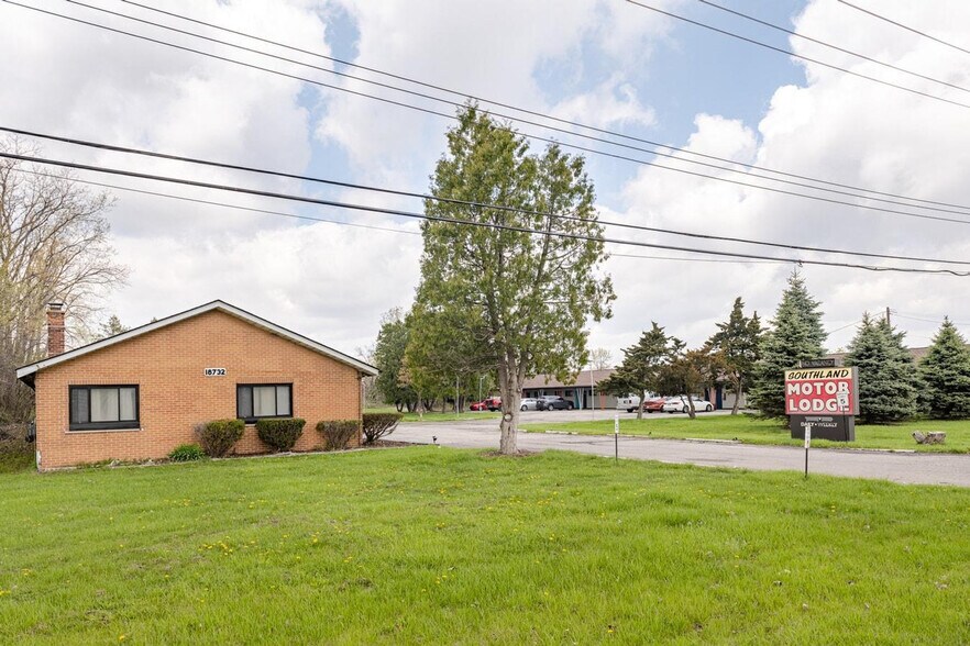 Building Photo - 18732 Dix Toledo Rd