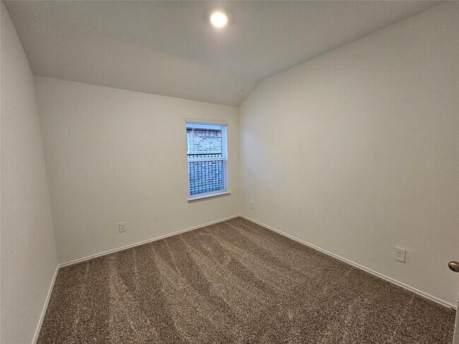 Building Photo - 4985 Almond Ter Dr